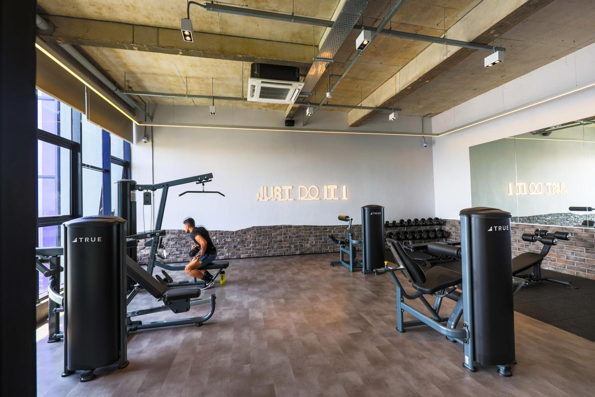 Appartement Millerz Square By Mykey à Kuala Lumpur Extérieur photo The gym at the University of Roehampton