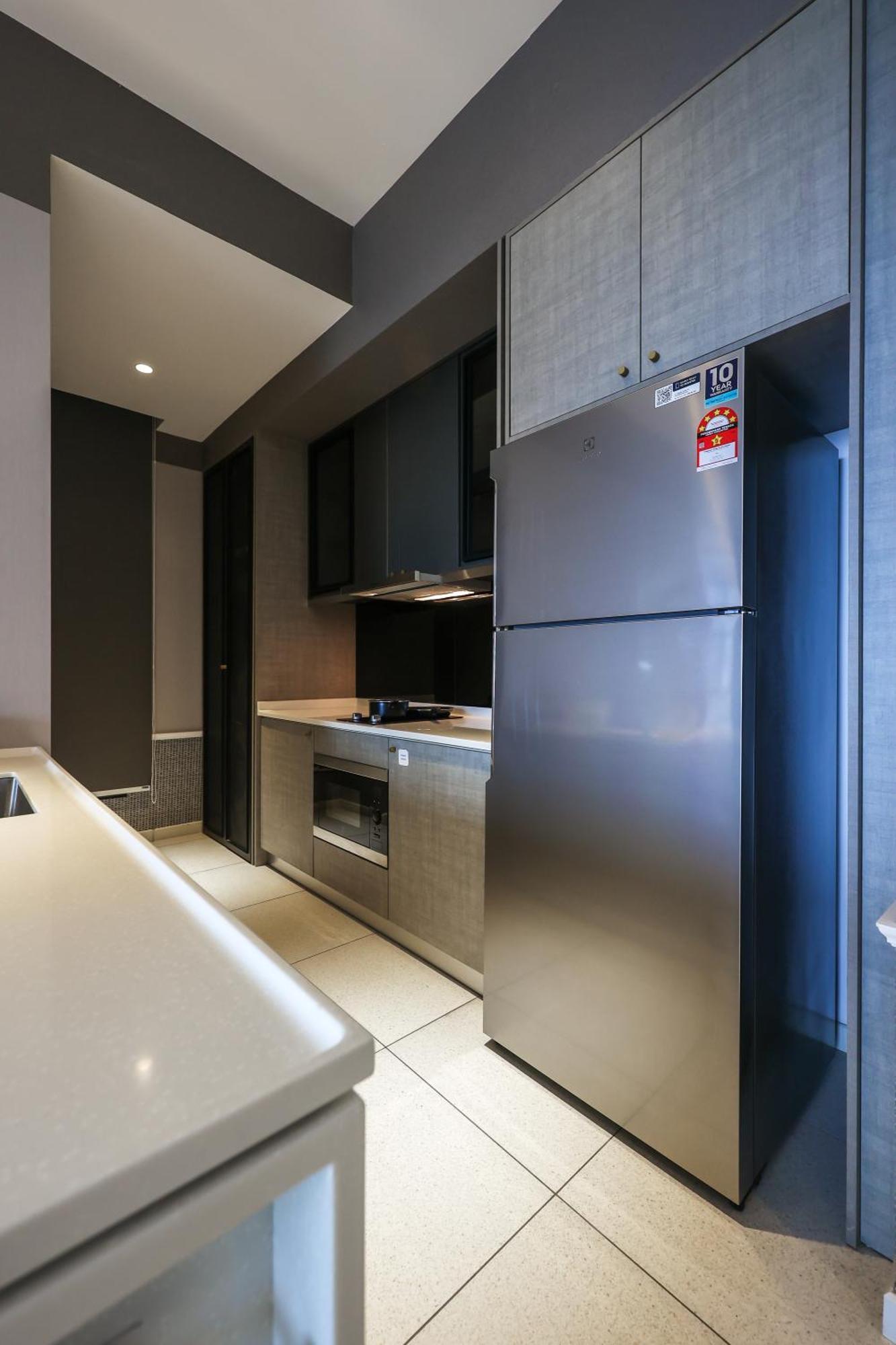 Appartement Millerz Square By Mykey à Kuala Lumpur Extérieur photo A refrigerator in a kitchen