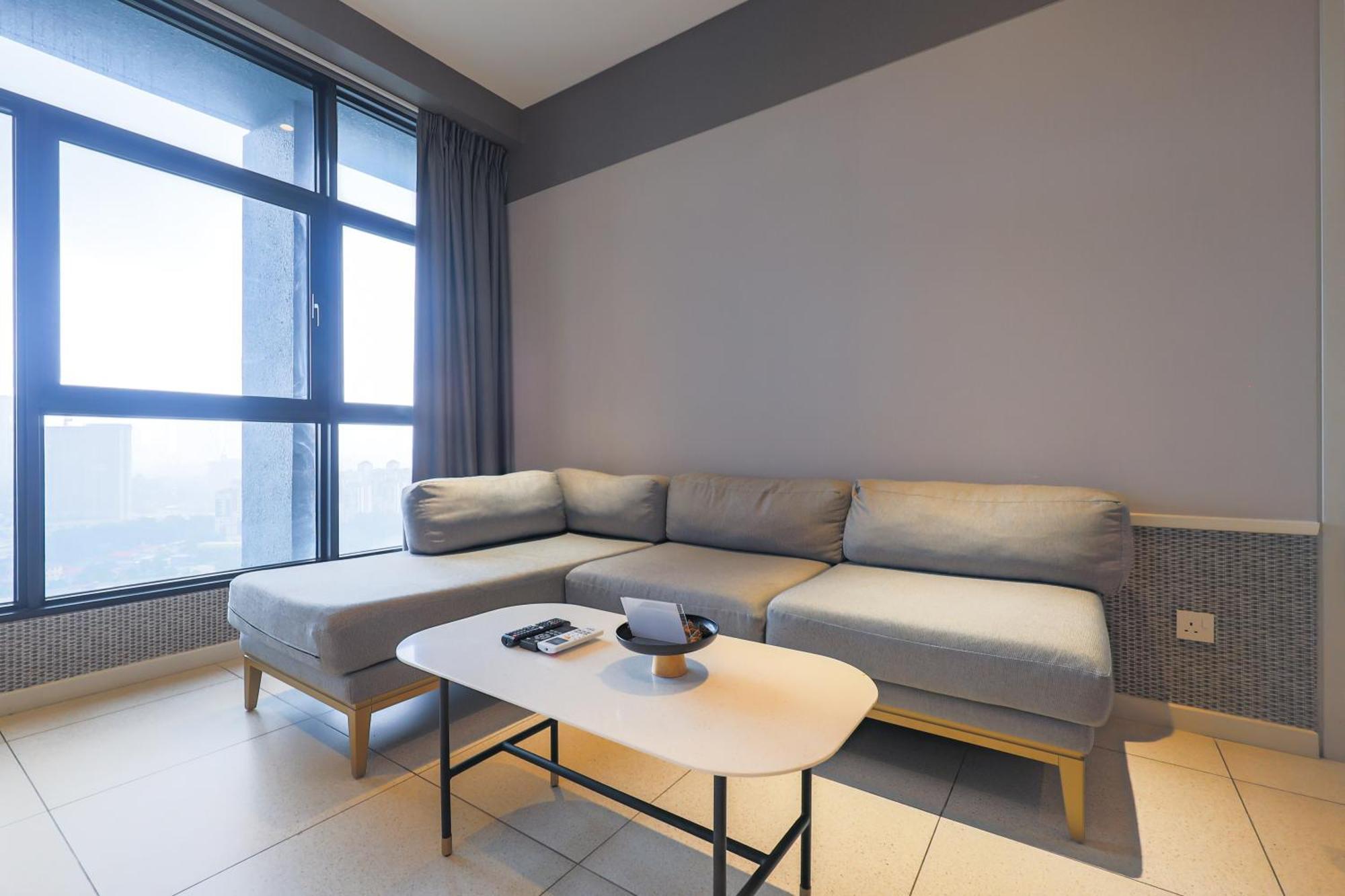 Appartement Millerz Square By Mykey à Kuala Lumpur Extérieur photo A 3D rendering of a living room
