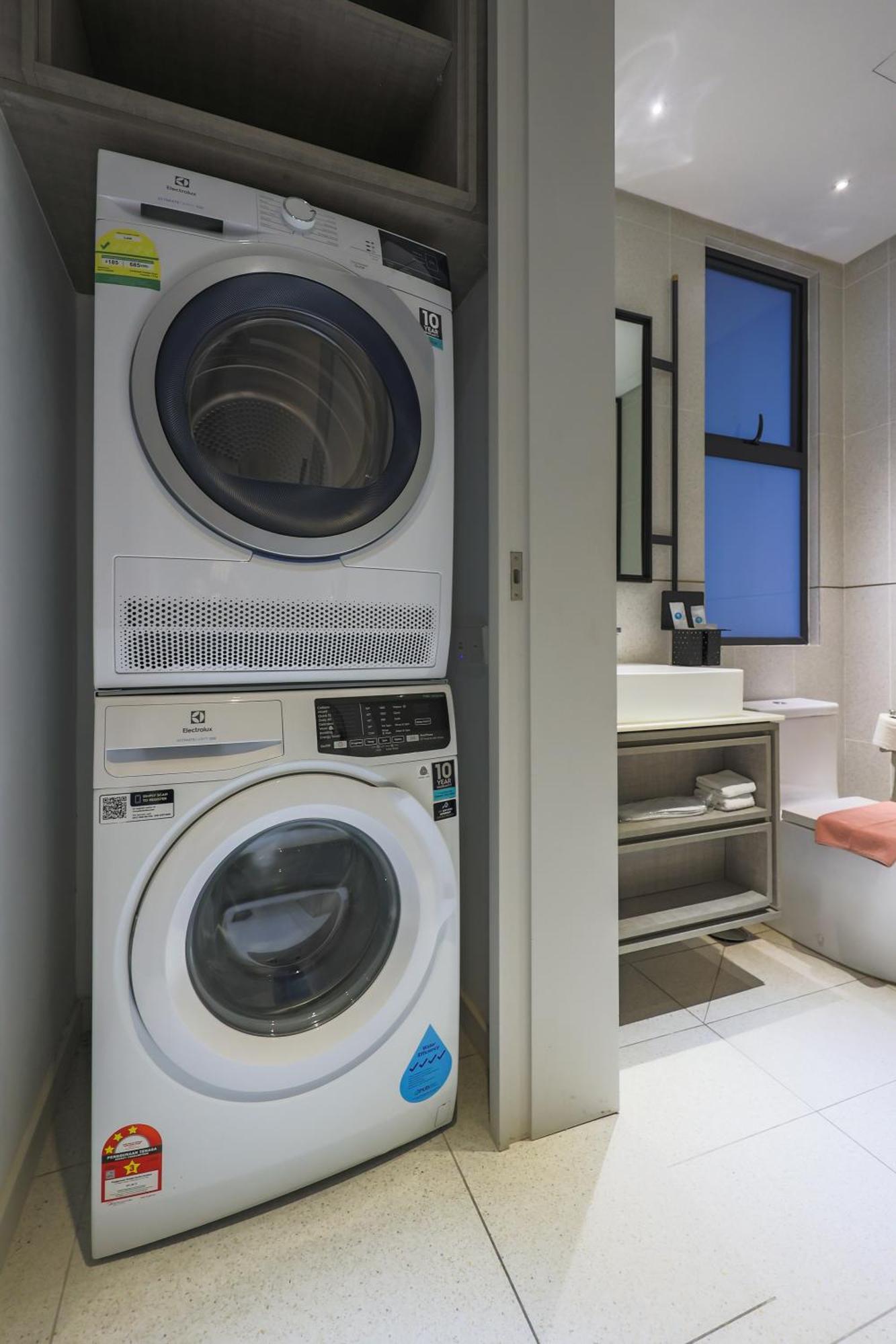 Appartement Millerz Square By Mykey à Kuala Lumpur Extérieur photo A stacked washer and dryer